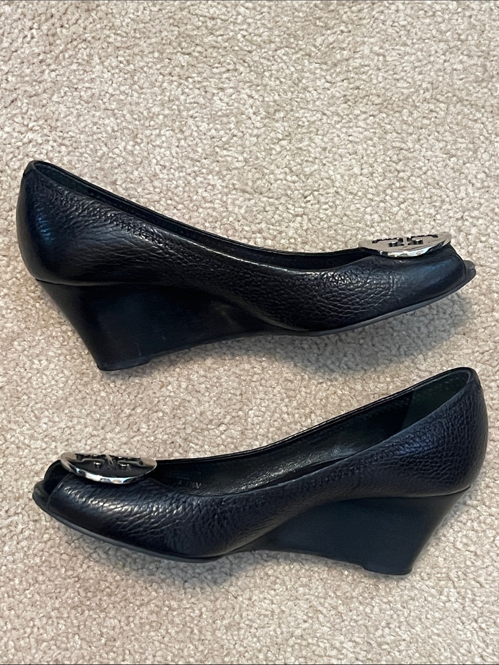 Tory Burch Black Leather 7 1/2 - Picture 3 of 10